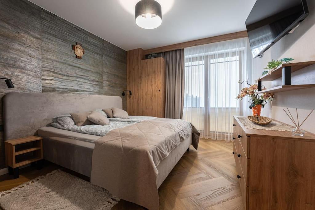 Apartment Two Bedroom With Terrace- Tatra View - Ksiezycowe - 24e-1