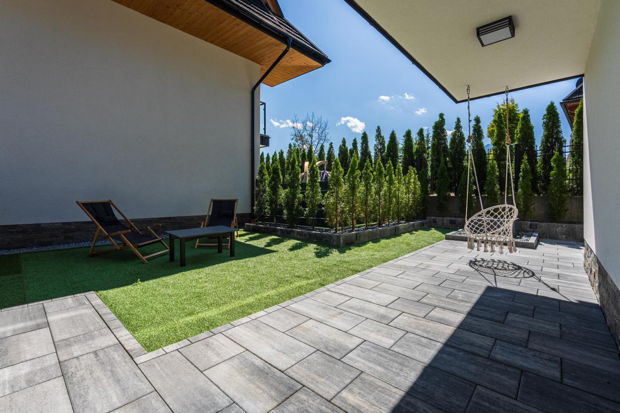 Two Bedroom With Terrace- Tatra View - Ksiezycowe - 24e-1 Apartment